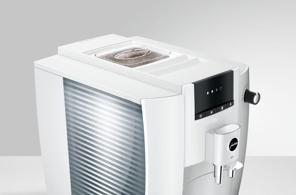 Jura E4 Piano White Kaffeevollautomat mit höhenverstellbarem Auslauf und Symbol-Display