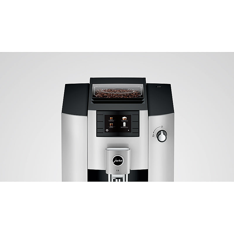 Jura E6 Platin Kaffeevollautomat mit Farbdisplay und verchromten Akzenten