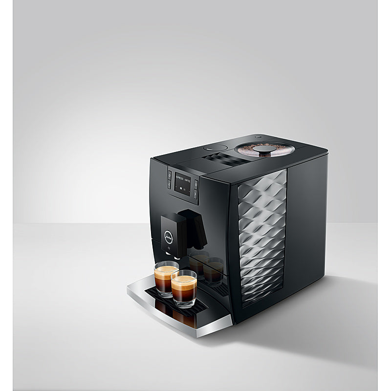 JURA C3 Kaffeevollautomat in Piano Black mit kompaktem Wellendesign