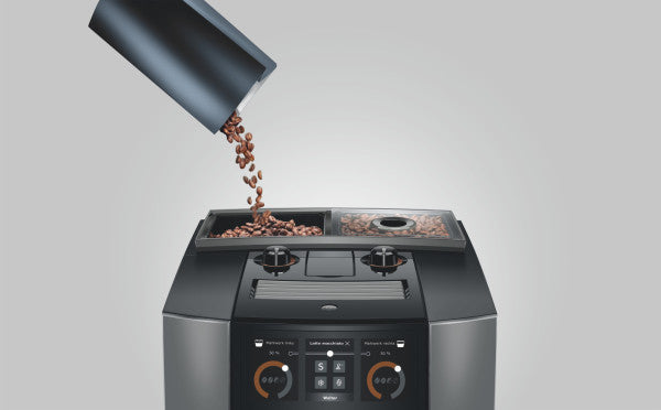 J10 twin Diamond Onyx Kaffeevollautomat mit 6,7 Zoll Panorama-Display und zwei Bohnenbehältern