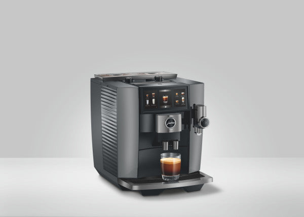 J10 twin Diamond Onyx Kaffeevollautomat mit 6,7 Zoll Panorama-Display und zwei Bohnenbehältern
