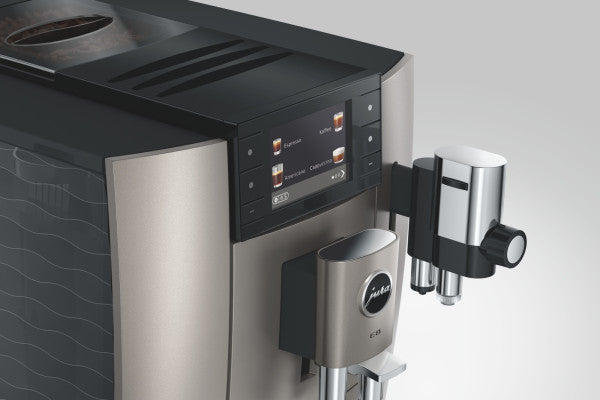 JURA E8 Midnight Silver Kaffeevollautomat mit Farbdisplay und Milchsystem