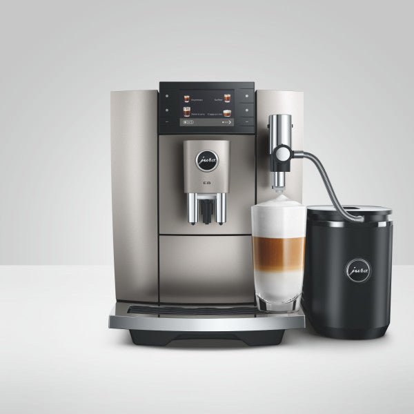 JURA E8 Midnight Silver Kaffeevollautomat mit Farbdisplay und Milchsystem