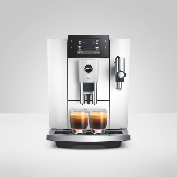 JURA E8 Piano White Kaffeevollautomat mit Farbdisplay und Tassenbeleuchtung