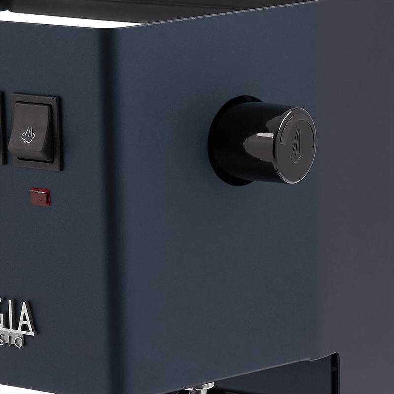 Gaggia Classic E24 Siebträgermaschine in gebürstetem Edelstahl mit 58mm-Siebträger