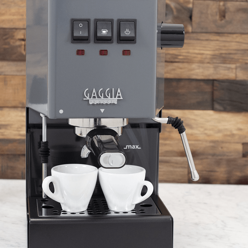 Gaggia Classic E24 Siebträgermaschine in gebürstetem Edelstahl mit 58mm-Siebträger