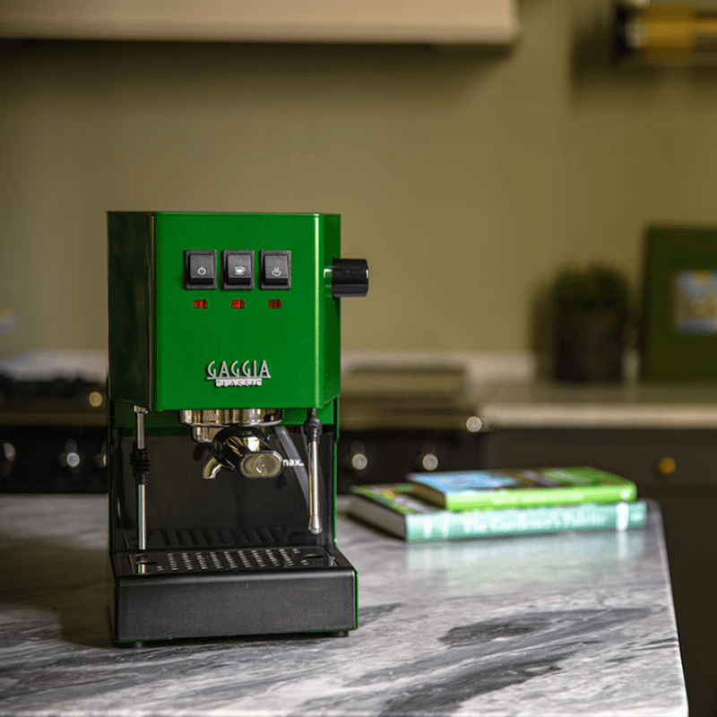 Gaggia Classic E24 Siebträgermaschine in gebürstetem Edelstahl mit 58mm-Siebträger