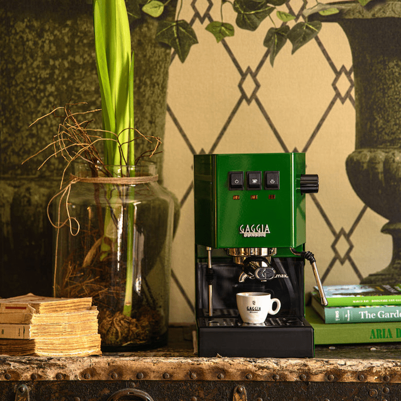 Gaggia Classic E24 Siebträgermaschine in gebürstetem Edelstahl mit 58mm-Siebträger