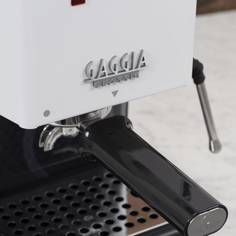 Gaggia Classic E24 Siebträgermaschine in gebürstetem Edelstahl mit 58mm-Siebträger