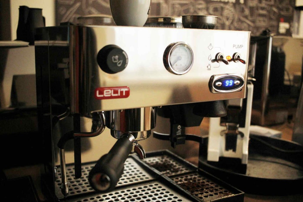 Lelit Anita PL042TEMD Siebträgermaschine mit integriertem Kegelmahlwerk in Edelstahl